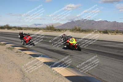 media/Nov-16-2025-Race Pace (Sun) [[8c5fa54630]]/Non Verified Riders (1st 20 Minutes)/3-Turn 3 Inside (11am)/